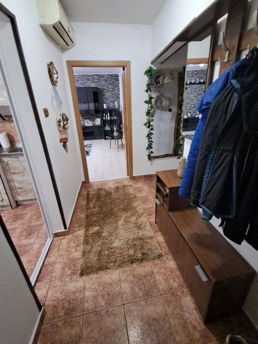 3 camere ultracentral ,2 băi , 2balcoane-lângă piață