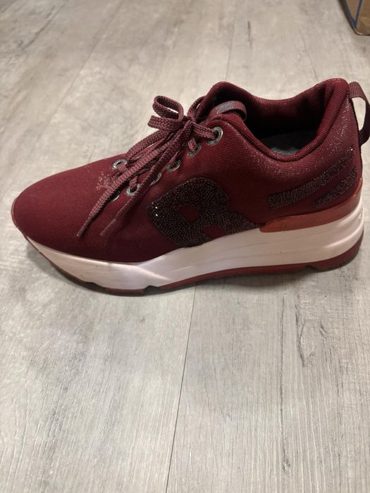 Червени блестящи обувки ,,Rucoline”