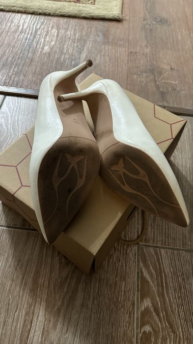 Туфли белые 40 размер