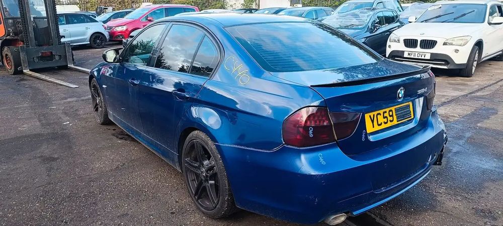 Dezmembrari / Dezmembrez BMW E90 318d N47D20U0 cutie viteze automată - GA6HP19Z cod culoare LE-MANS-BLAU METALLIC (381).