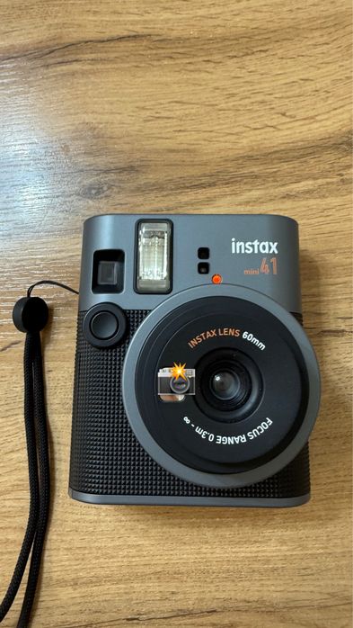 Продаю Instax mini 41