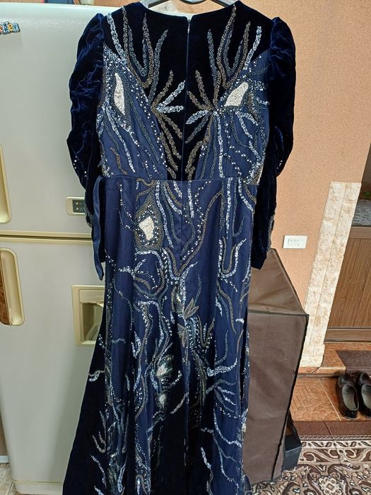 Продаётся платье вечернее