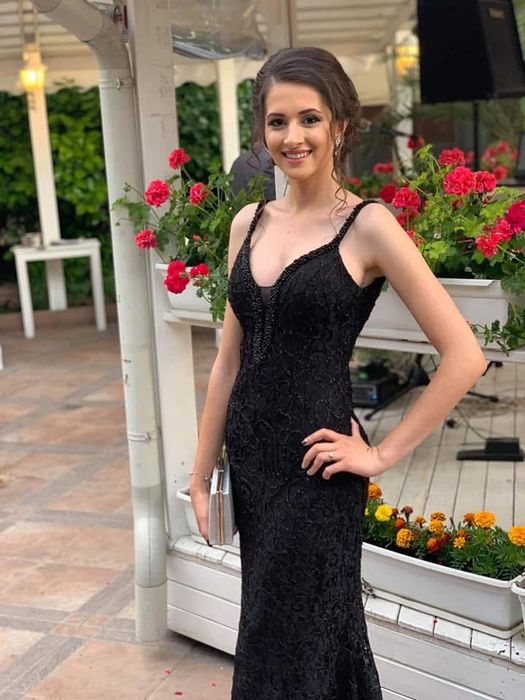 Бална рокля. Официална черна рокля.