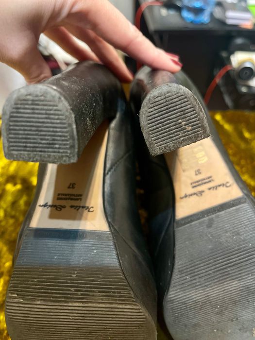 Botine cu toc negre piele