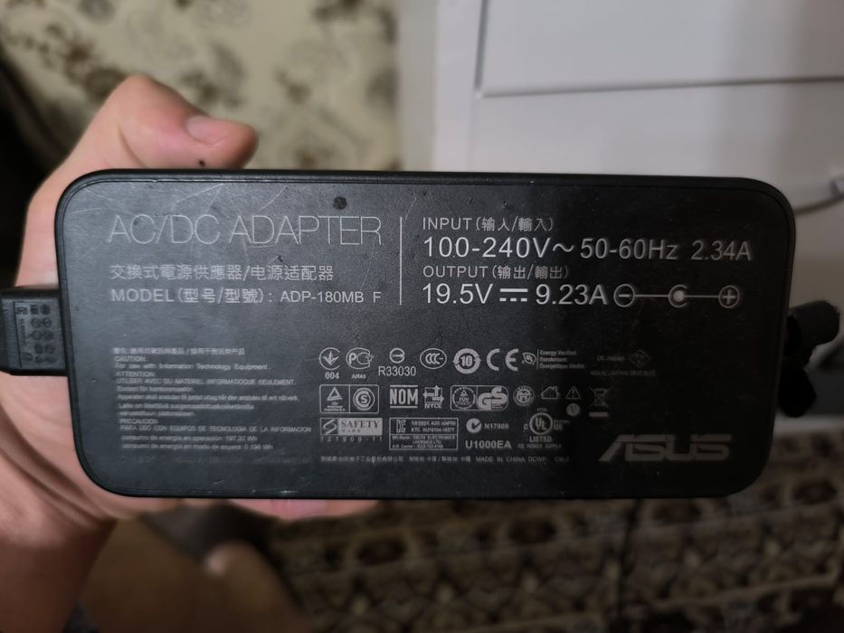 ASUSTEK komputer lnc.