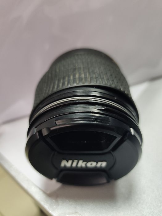 Объектив Nikon 18-105