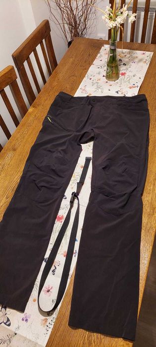 Pantaloni drumeție Forclaz 500 Quechua Decathlon ca NOU- marime 2XL