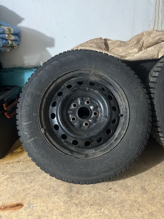 Продам резину зимняя с дисками