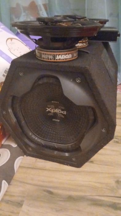 Продам сабвуфер с усилителем с колонкой