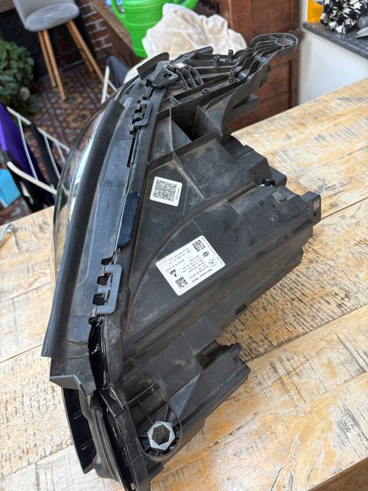 Десен фар e-class w213 multibeam