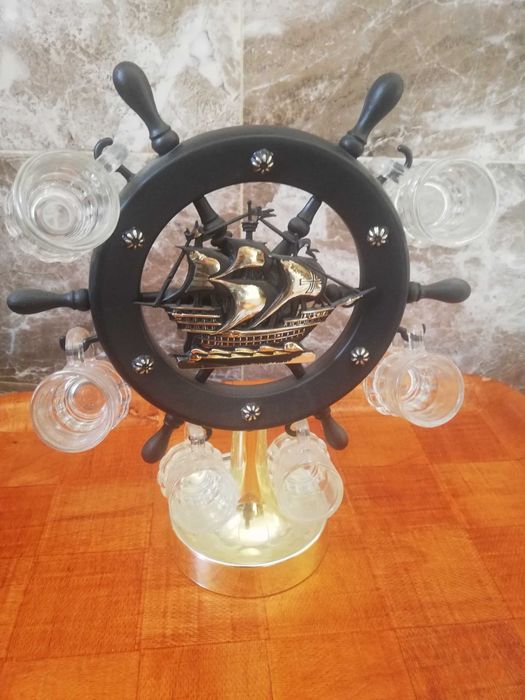 Чаши 6 бр. със стойка кораб