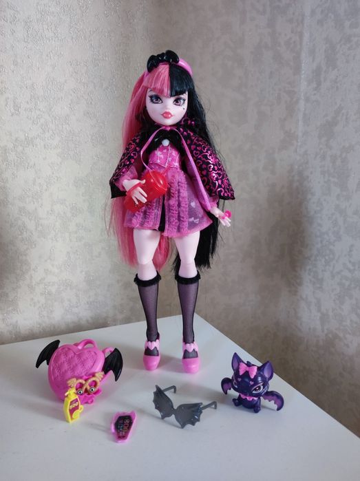Продам куклу Monster High Дракулаура с питомцем, School is Back