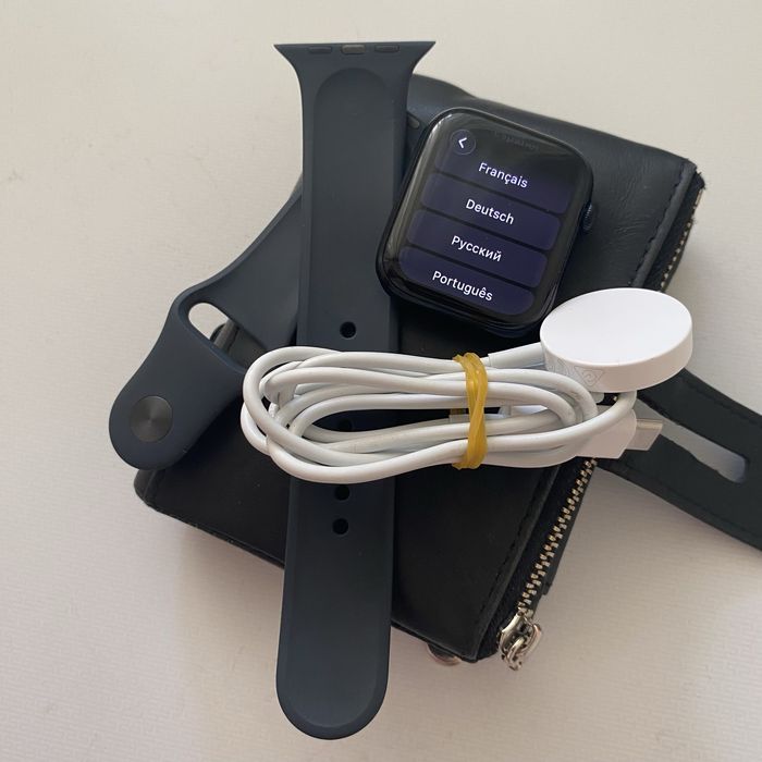 Apple watch SE 2 GPS 44mm апрель 2026