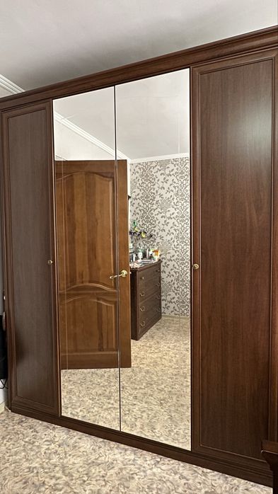 Продам спальный гарнитур