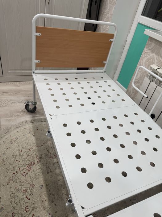 Кровать медицинская
