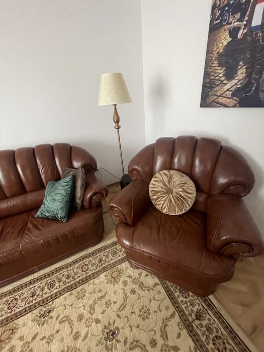 Canapea  extensibila din piele naturala + 2 fotolii