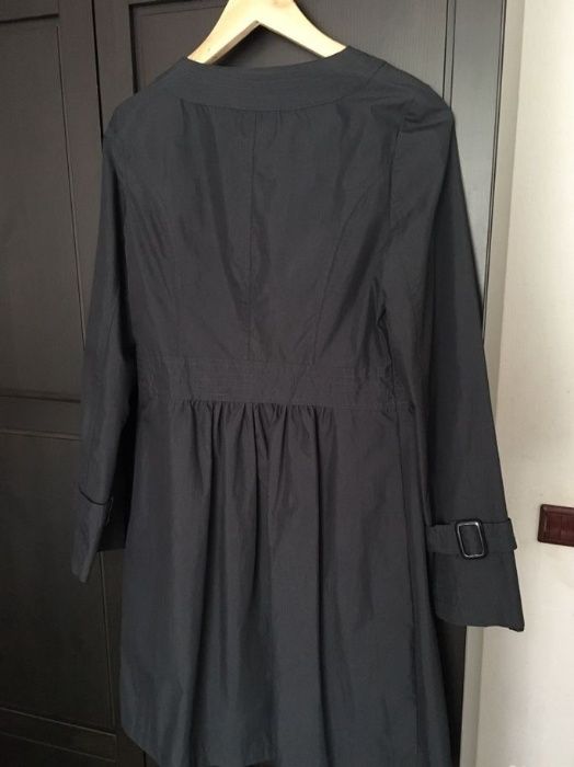 Легкий плащ. Италия.