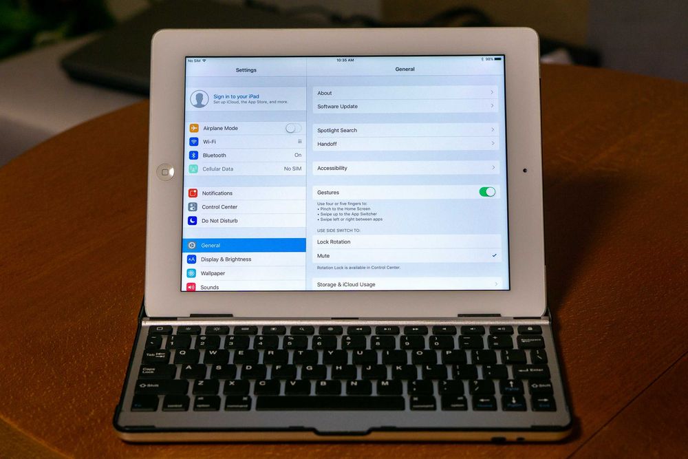 iPad (4th generation) A1480 Wi-Fi + Cellular + bluetooth keyboard /case/