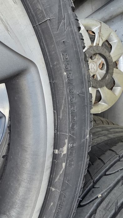 Зимни гуми Бриджстоун  255 35 20