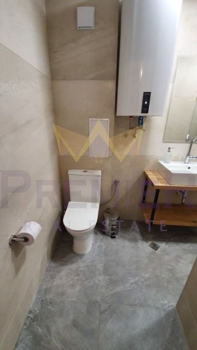 Продава се Тристаен апартамент в Варна, Център - 92 кв.м за 4294 €/кв.м - Снимка #9