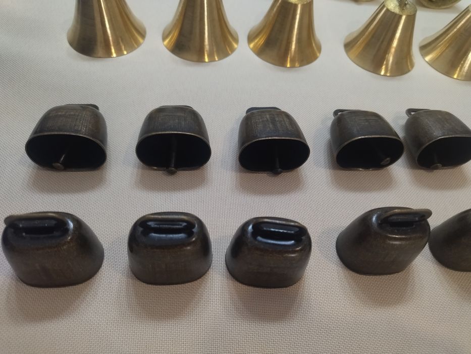 Звънци, чанове, хлопки, камбанки