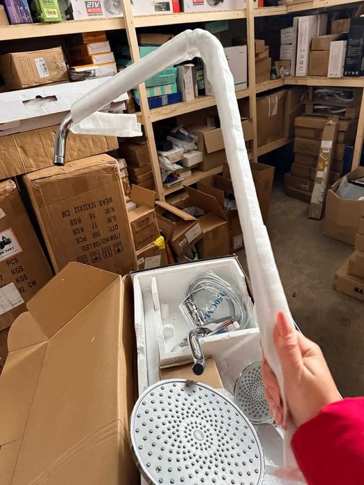 Coloana de dus superba cu baterie