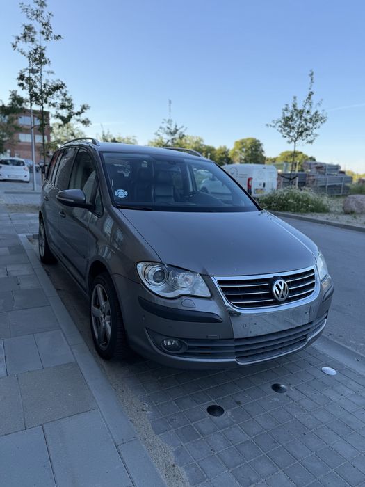 VOLKSWAGEN Touran 2010 — imagine 3