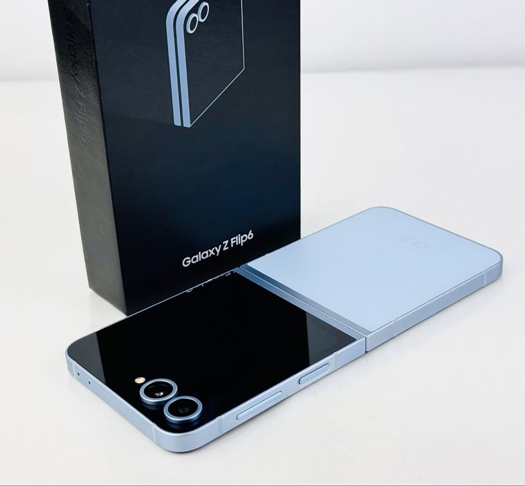 Samsung Galaxy Z Flip 6 5G 256GB 12RAM Blue Отличен!