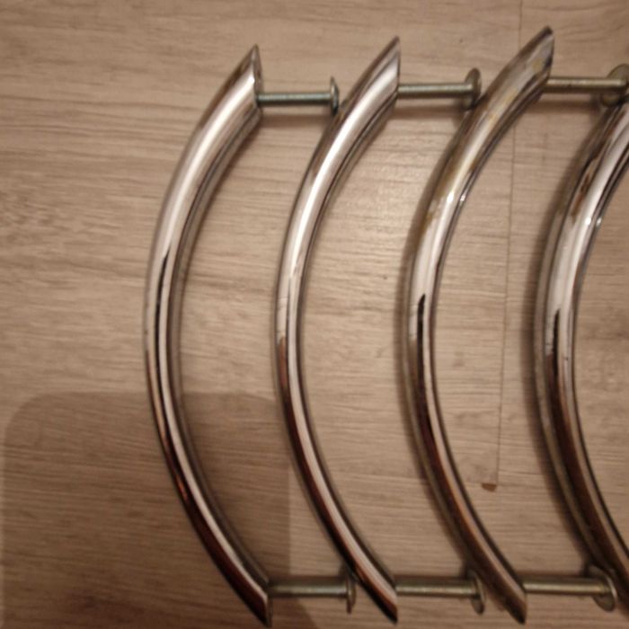 Manere mobilier metalice