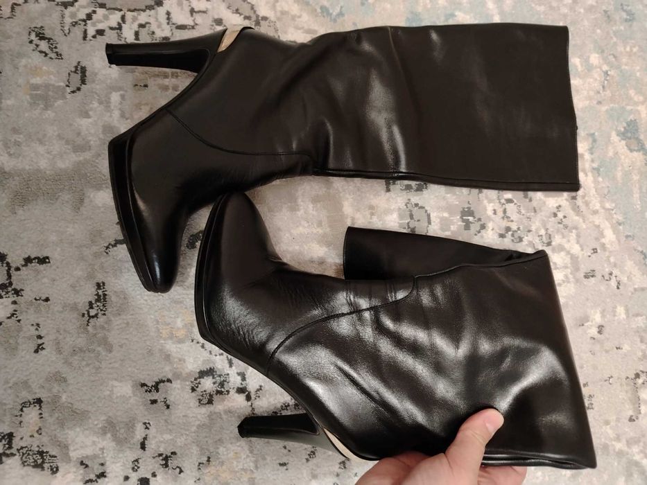 Продам кожаные сапоги