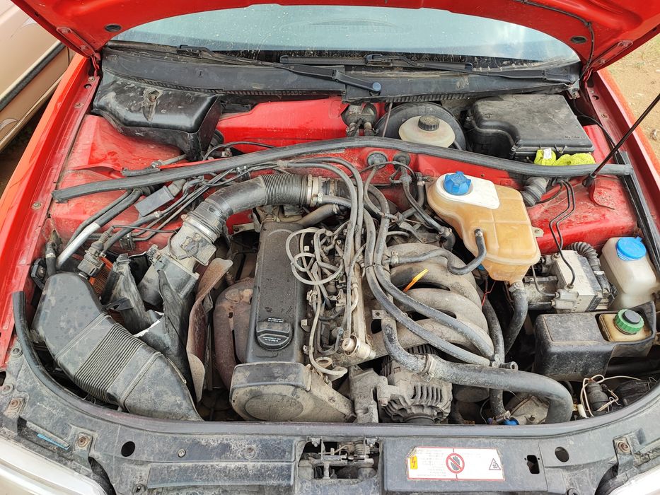 Audi A4 1.6 НА ЧАСТИ
