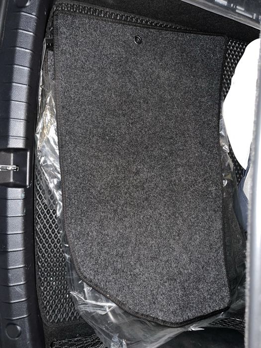 летние коврики и резиновые полики на Hyndai Sonata