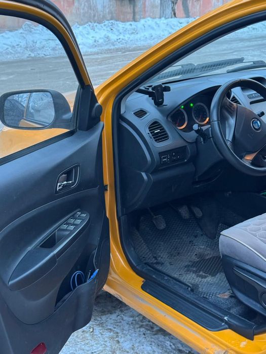 Продам машину Gelly GC6