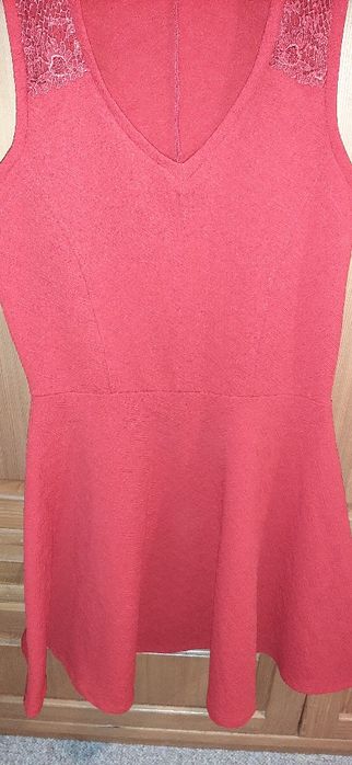 Rochie medie rosie eleganta 45 lei