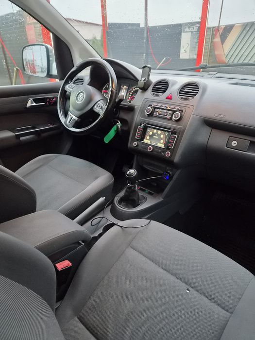 Vw caddy 5 locuri 140 cp