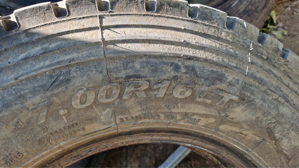 Покрышки ,б/у для автобуса (costra)