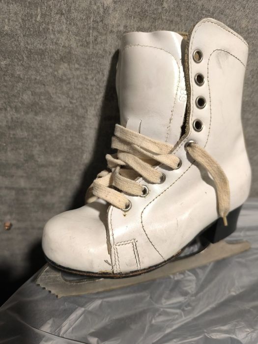 Коньки фигурные кожаные р 18,5