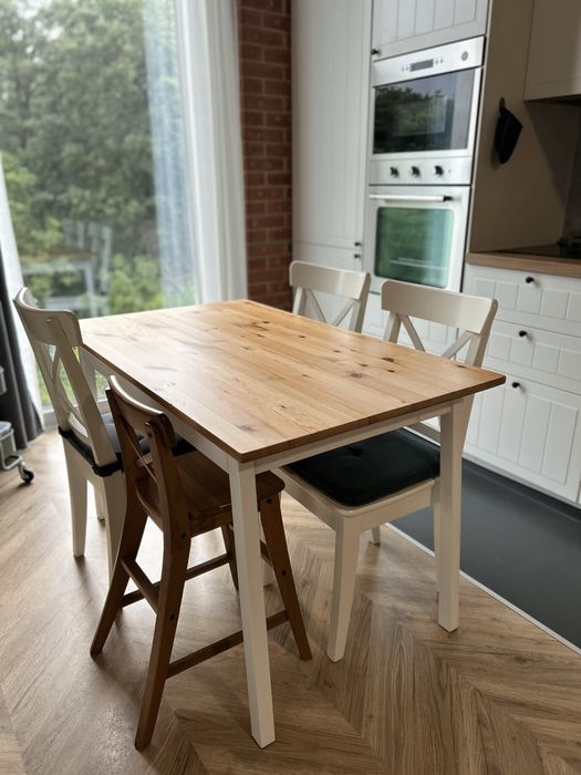 Vand Masa Bucatarie/Living Pinntorp 125x75 in stare foarte buna (Noua este 600 Lei)
