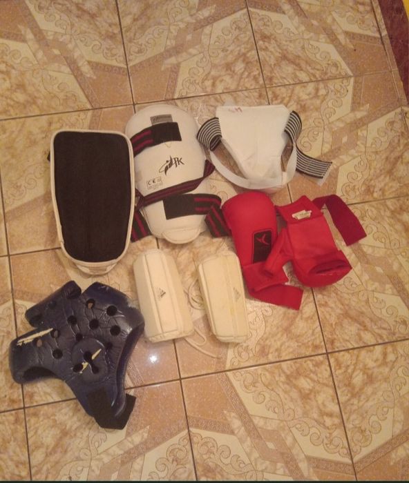Echipament sport de contact