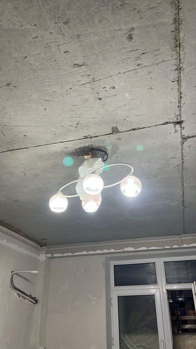 Продам люстры б/у