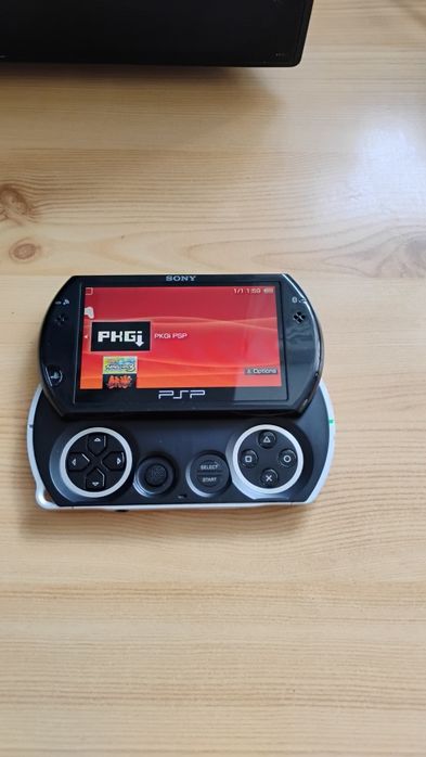 Consola Sony PSP GO Modat Cu Ark-4
