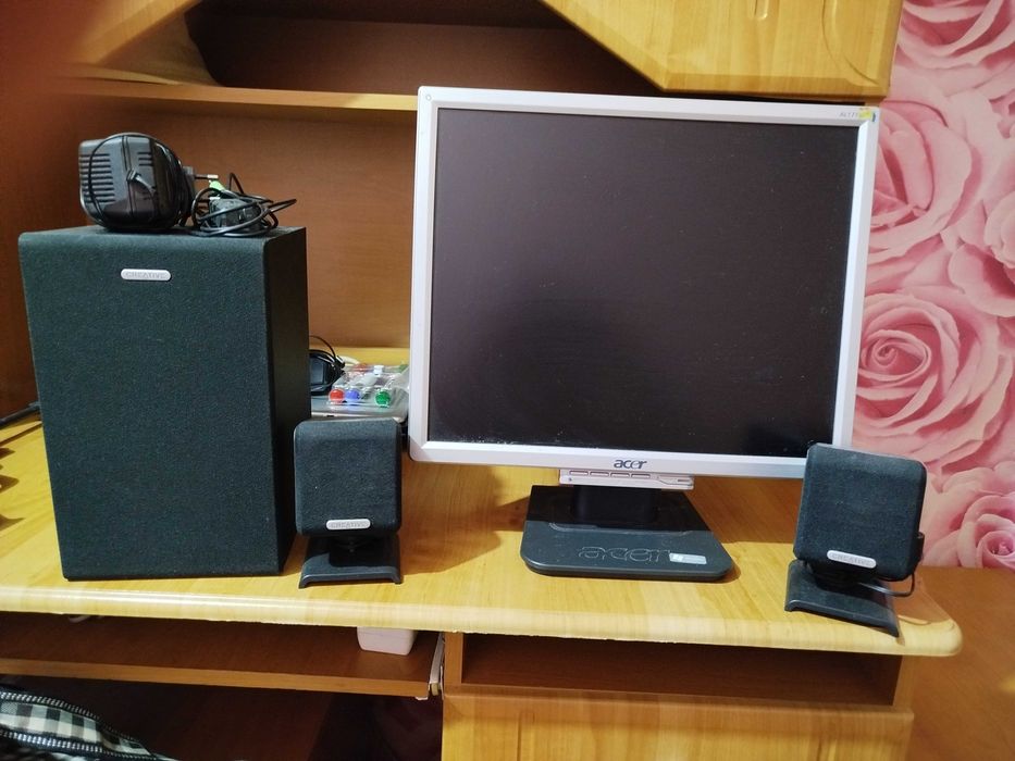 Продаются 2 колонки и усилитель