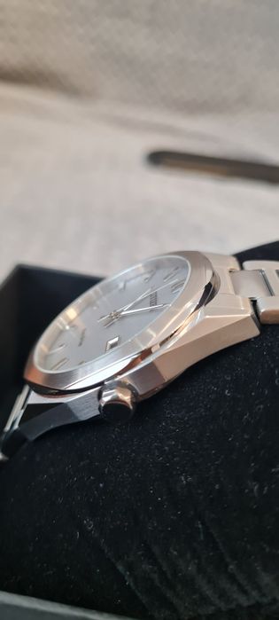 Японские солнечные часы Citizen