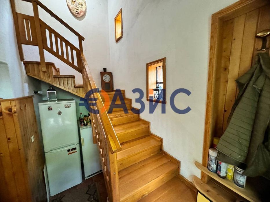 Красива двуетажна къща с парцел от 1375 кв. м в С. Приселци, гр. Обзор, България, РЗП 212 кв. м, #33252364