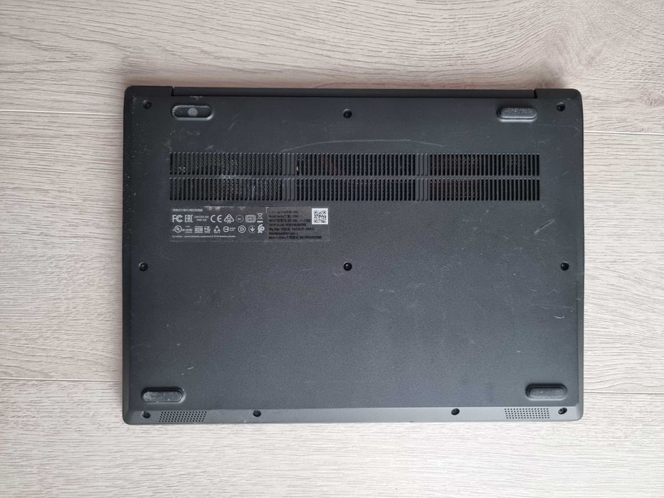 Laptop Slim Lenovo 13" Full HD, i3-8145u, 12 GB DDR4, SSD 128 + 16 GB