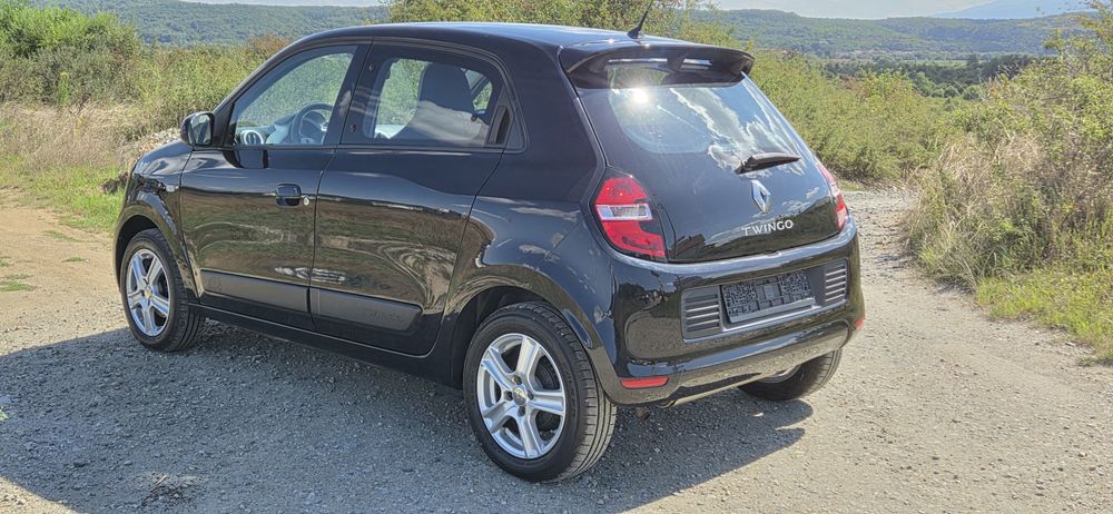 Renault Twingo - 2015 -klima - 4 usi - benzina 998 cm3  = 70cp