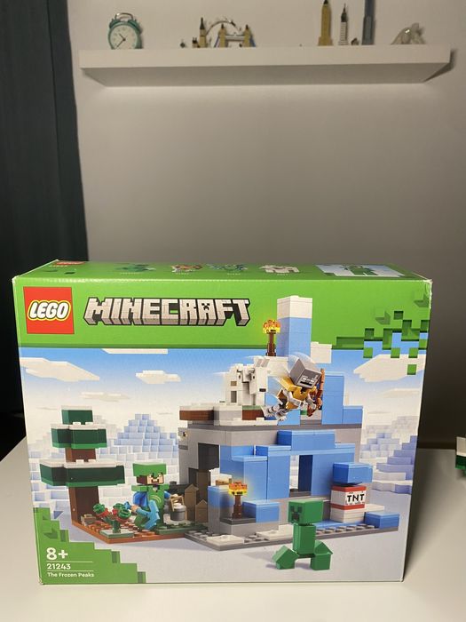 Lego Minecraft 21243