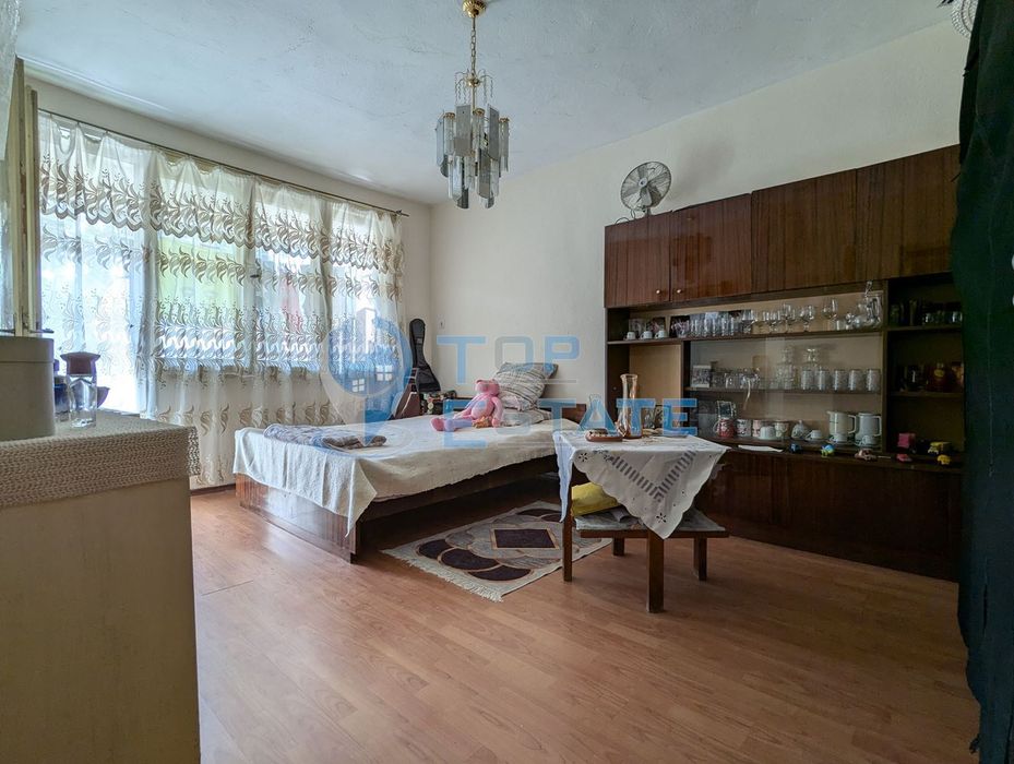 Продава се Къща в Плачковци - 160 кв.м за 290 €/кв.м - Снимка #2