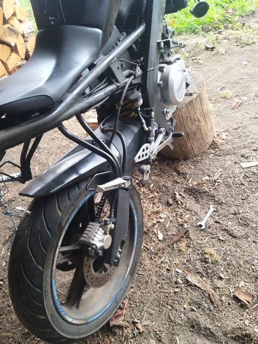 Vând piese Yamaha Yzf R125