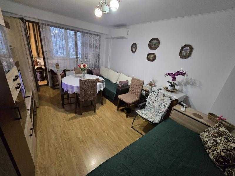 Дава се под наем Двустаен апартамент в Бургас, Славейков - 42 кв.м за 357 € - Снимка #1